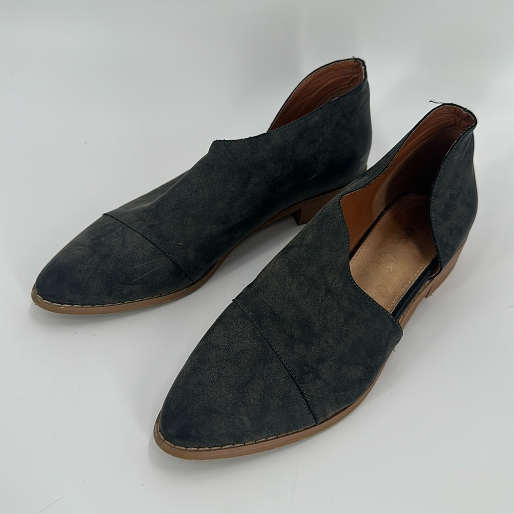 Mi.iM Gray freya leather slip on flat shoes size 10